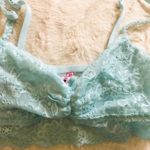 Free with 💲💲🦋mint bralette💚✨